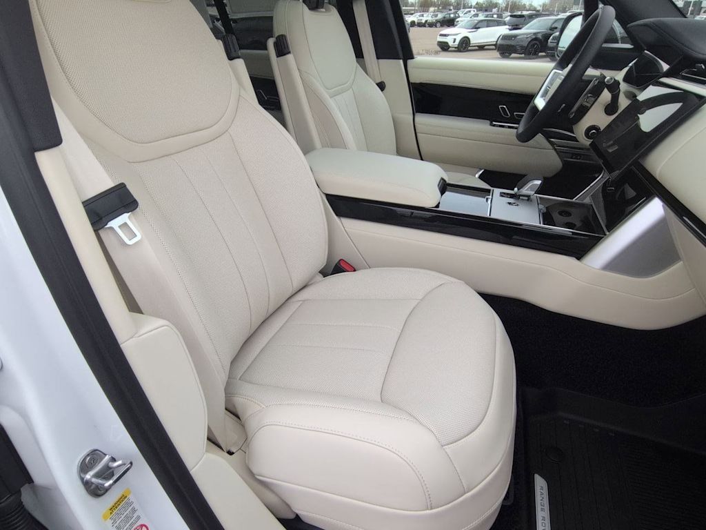 Thumbnail: 2026 Land Rover Range Rover - 12