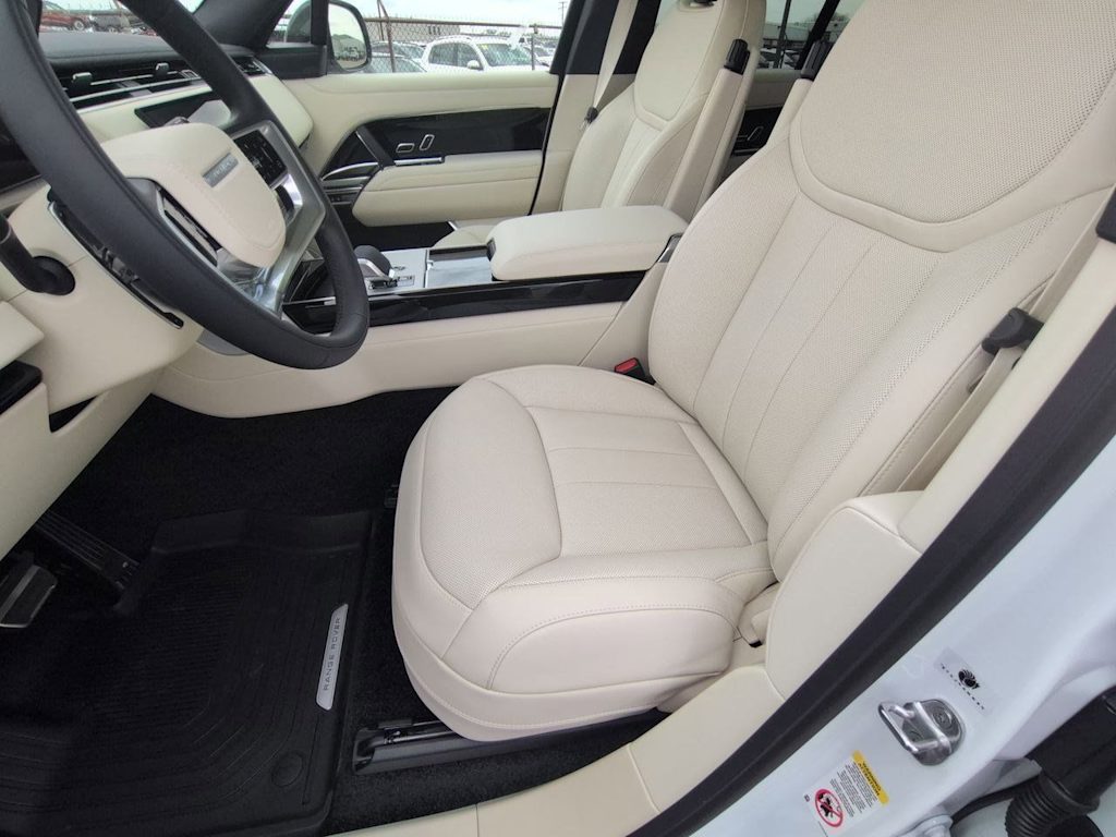 Thumbnail: 2026 Land Rover Range Rover - 11