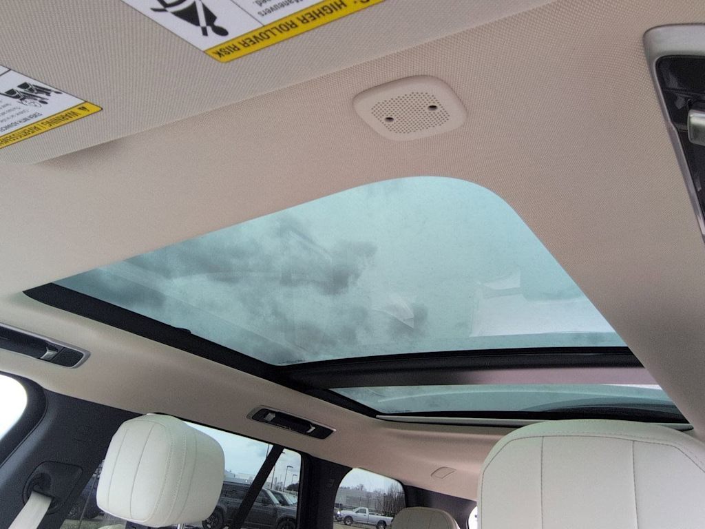 Thumbnail: 2026 Land Rover Range Rover - 25