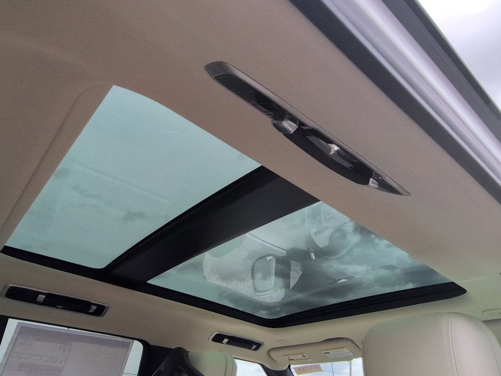 Thumbnail: 2026 Land Rover Range Rover - 28