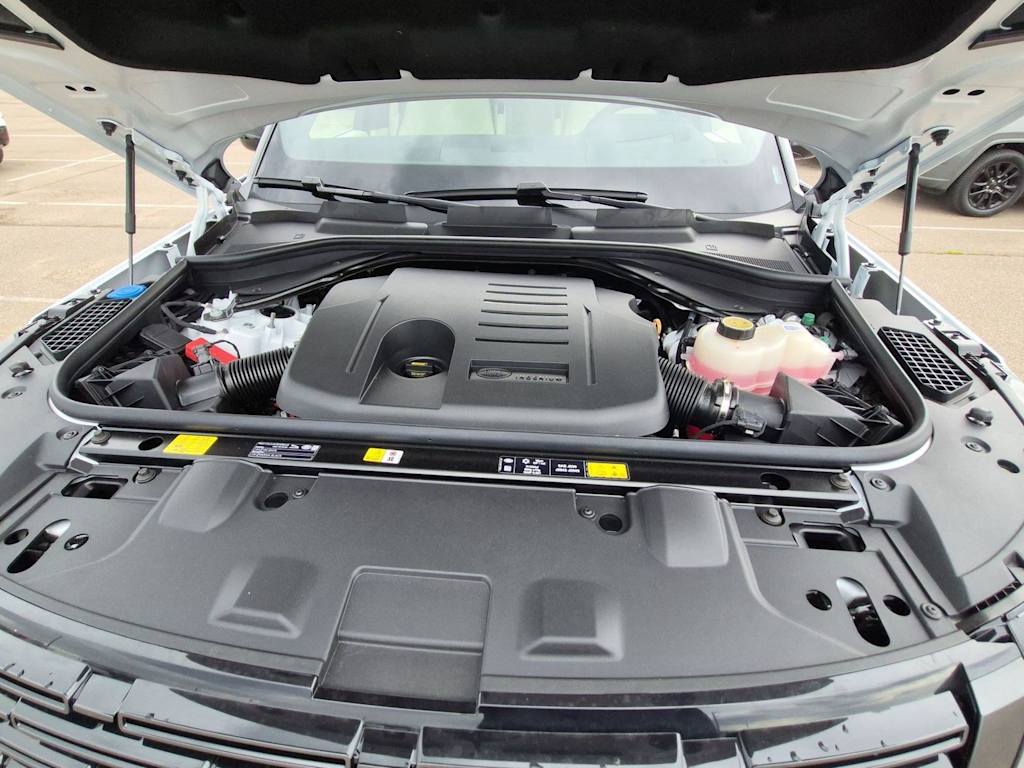 Thumbnail: 2026 Land Rover Range Rover - 9