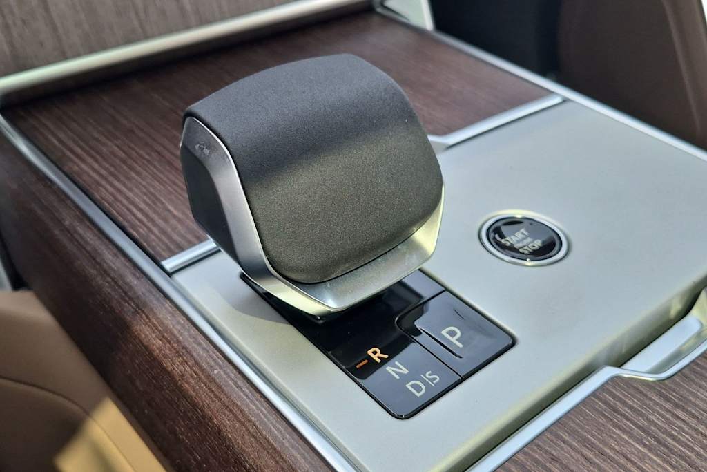 Thumbnail: 2026 Land Rover Range Rover - 35