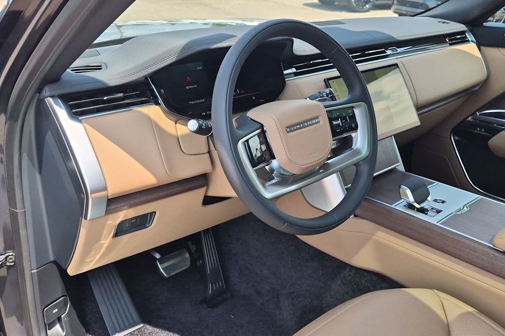 Thumbnail: 2026 Land Rover Range Rover - 2