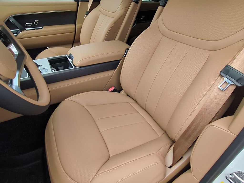 Thumbnail: 2025 Land Rover Range Rover - 10