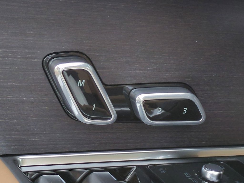 Thumbnail: 2025 Land Rover Range Rover - 23