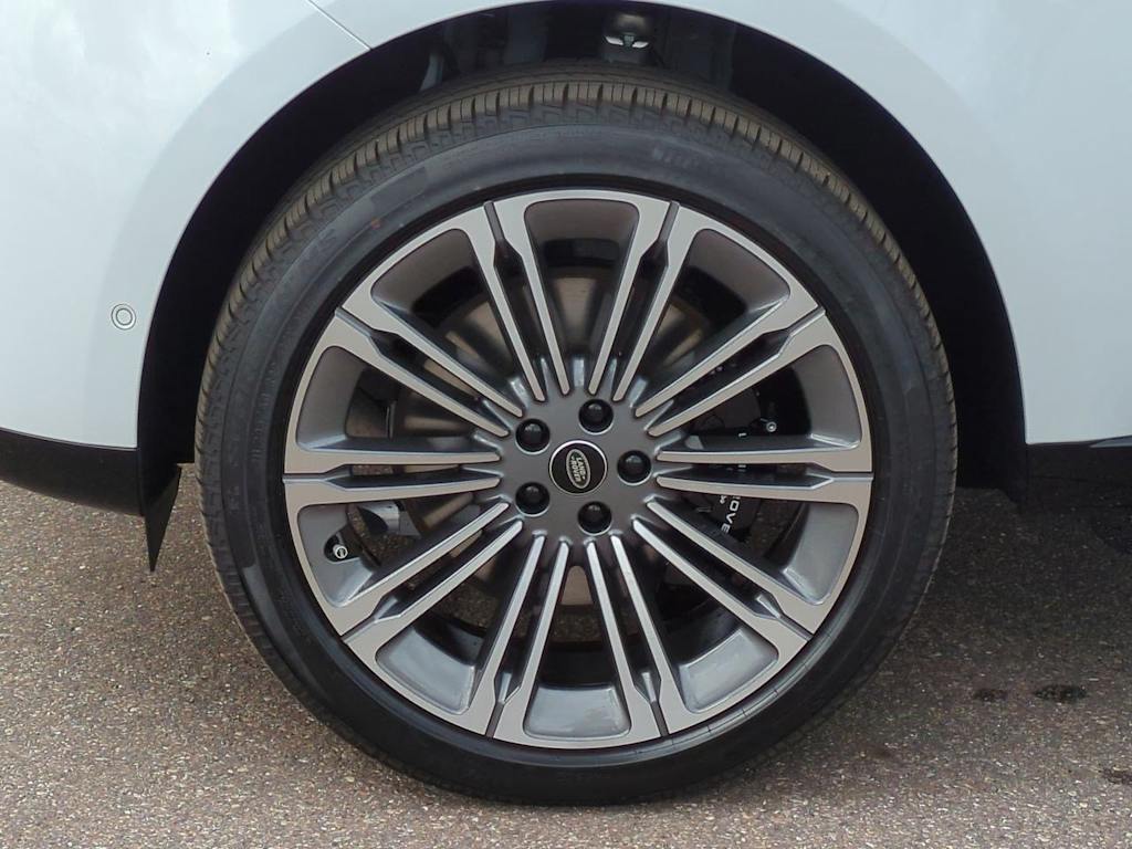 Thumbnail: 2025 Land Rover Range Rover - 8