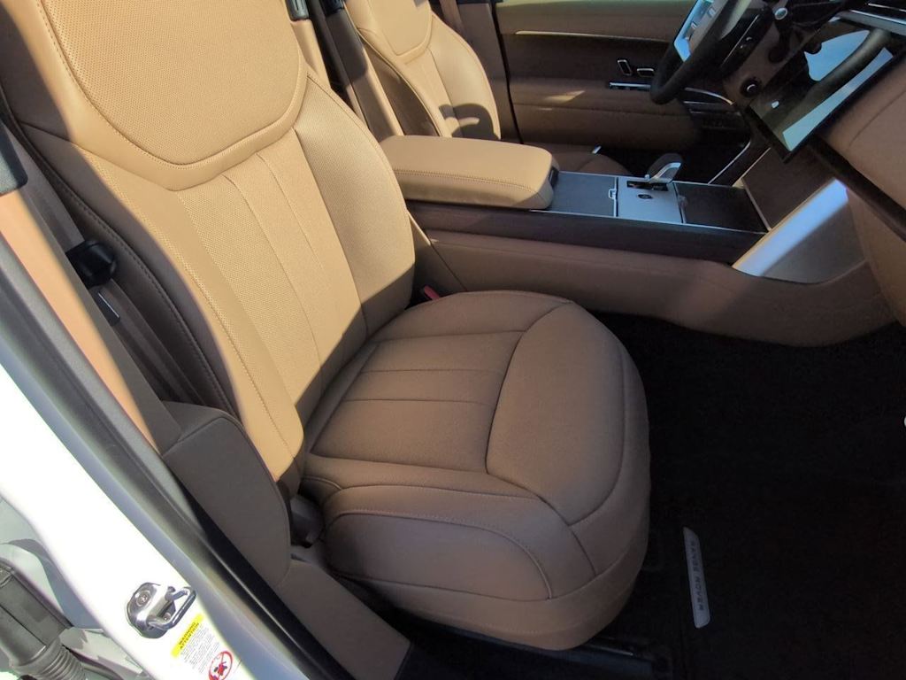 Thumbnail: 2026 Land Rover Range Rover - 30