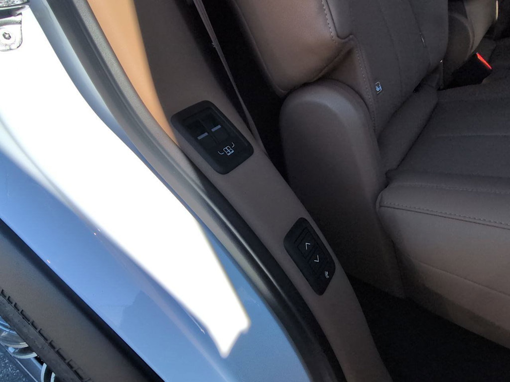 Thumbnail: 2026 Land Rover Range Rover - 28