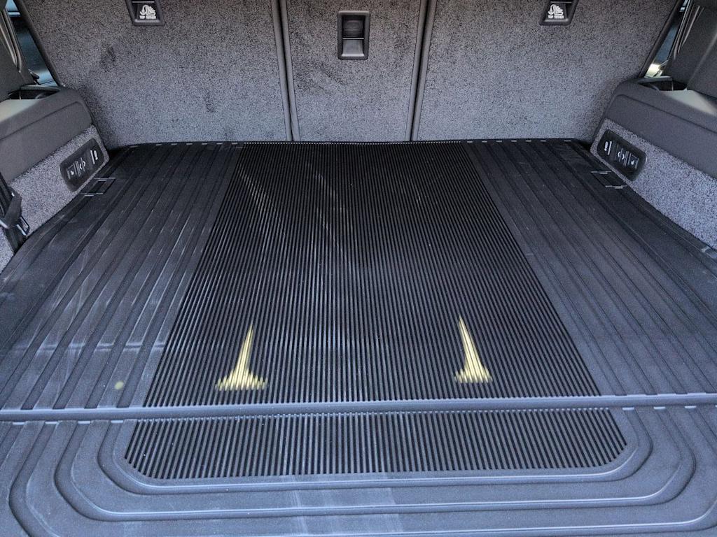 Thumbnail: 2026 Land Rover Range Rover - 16