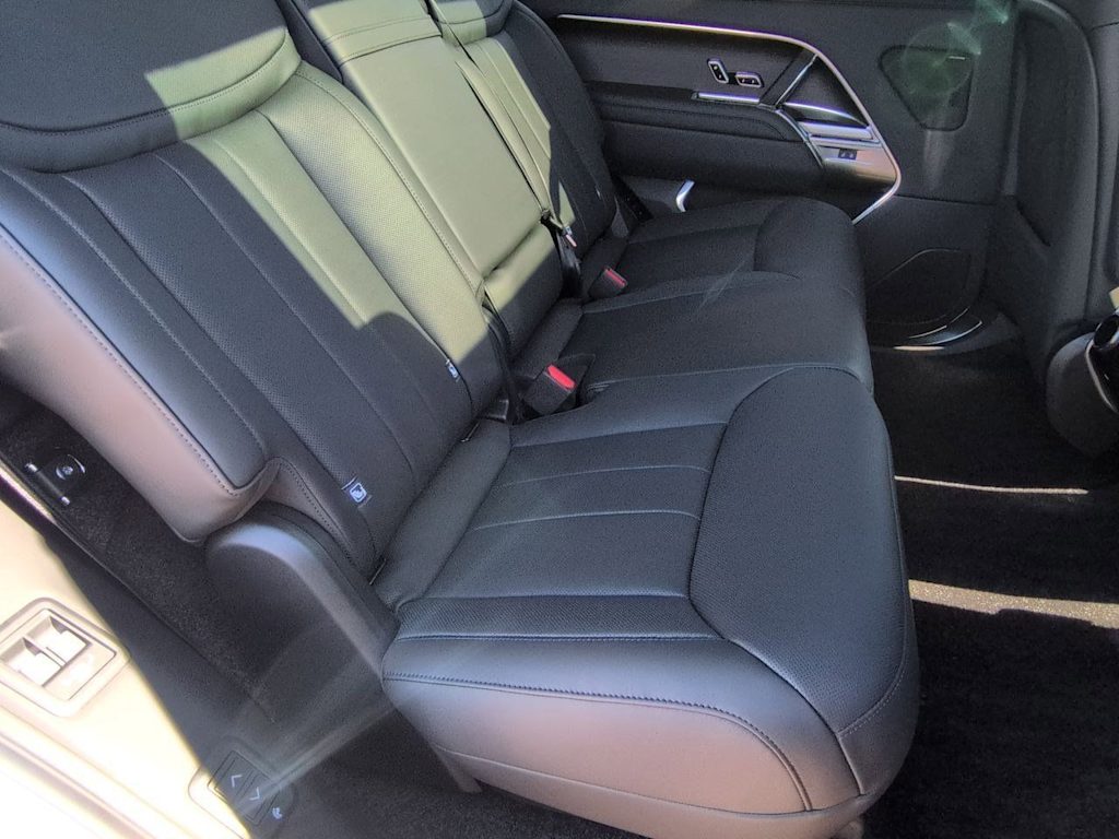 Thumbnail: 2026 Land Rover Range Rover - 11