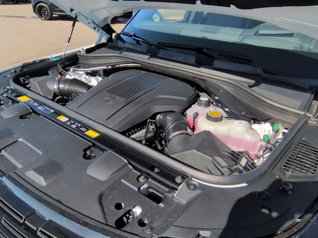 Thumbnail: 2026 Land Rover Range Rover - 8