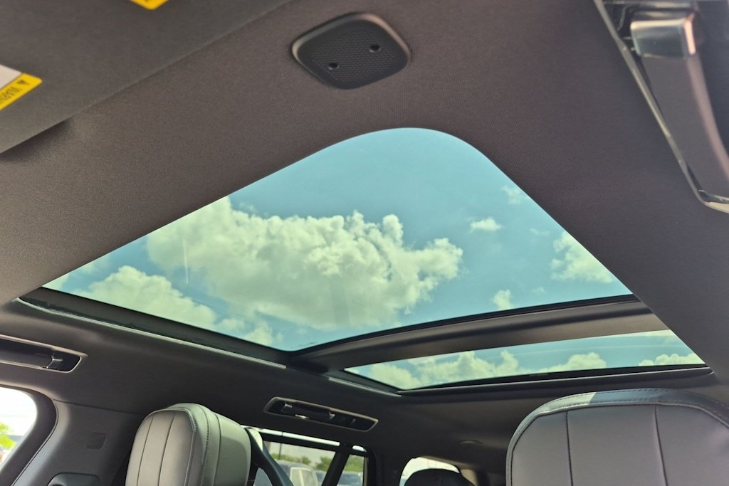 Thumbnail: 2026 Land Rover Range Rover - 26
