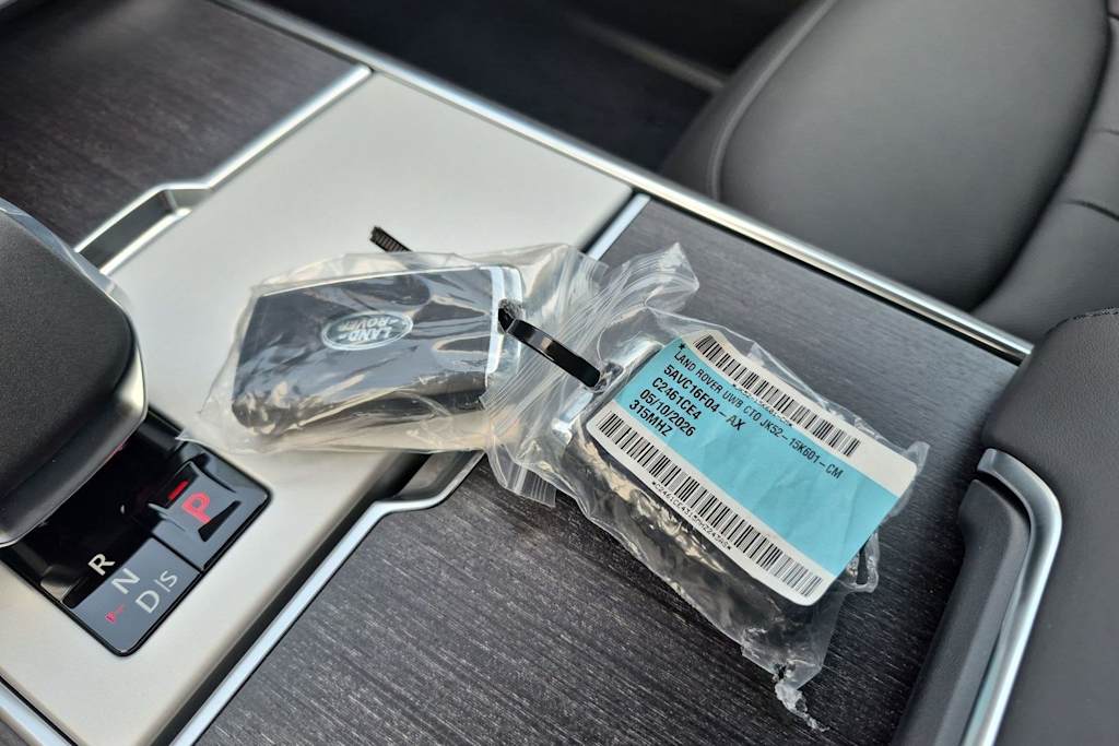 Thumbnail: 2026 Land Rover Range Rover - 17