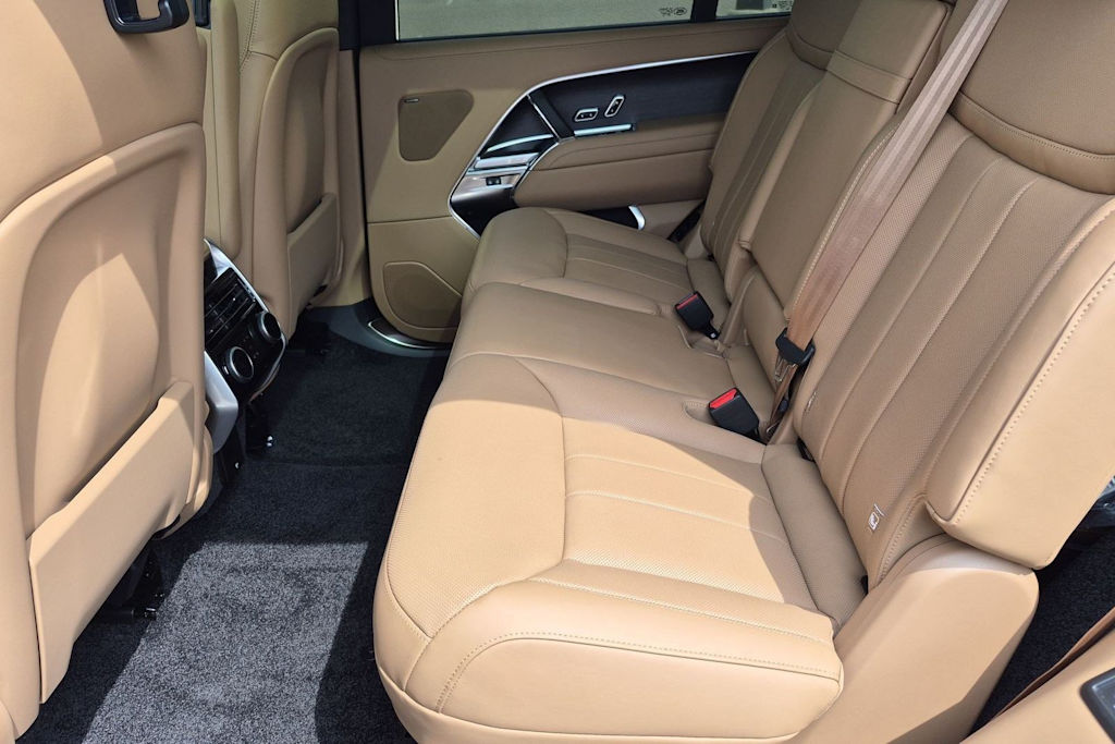 Thumbnail: 2026 Land Rover Range Rover - 26