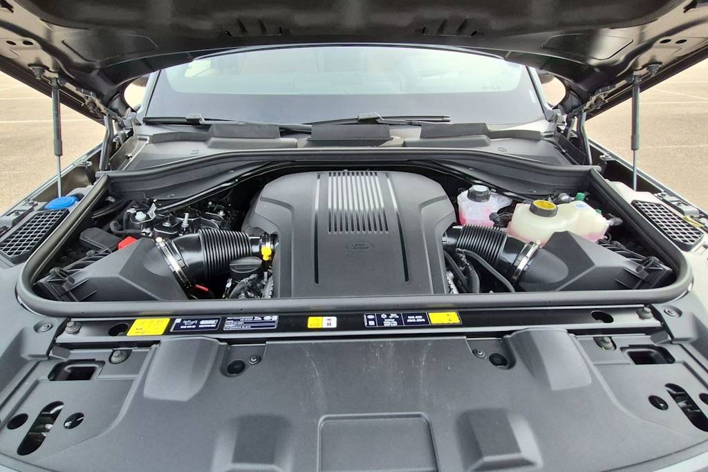 Thumbnail: 2026 Land Rover Range Rover - 8
