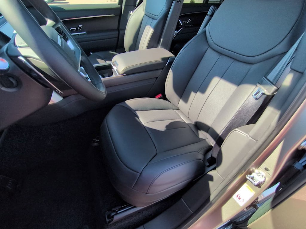 Thumbnail: 2026 Land Rover Range Rover - 10