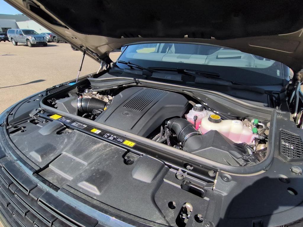 Thumbnail: 2026 Land Rover Range Rover - 8