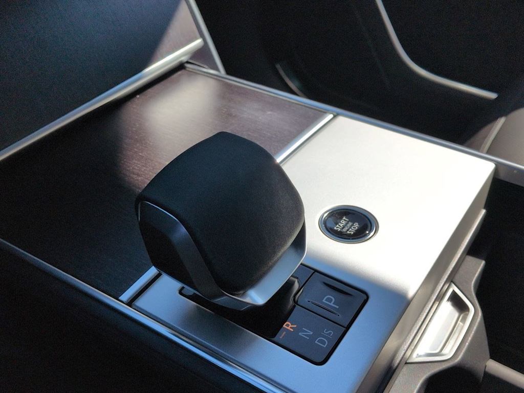 Thumbnail: 2026 Land Rover Range Rover - 38