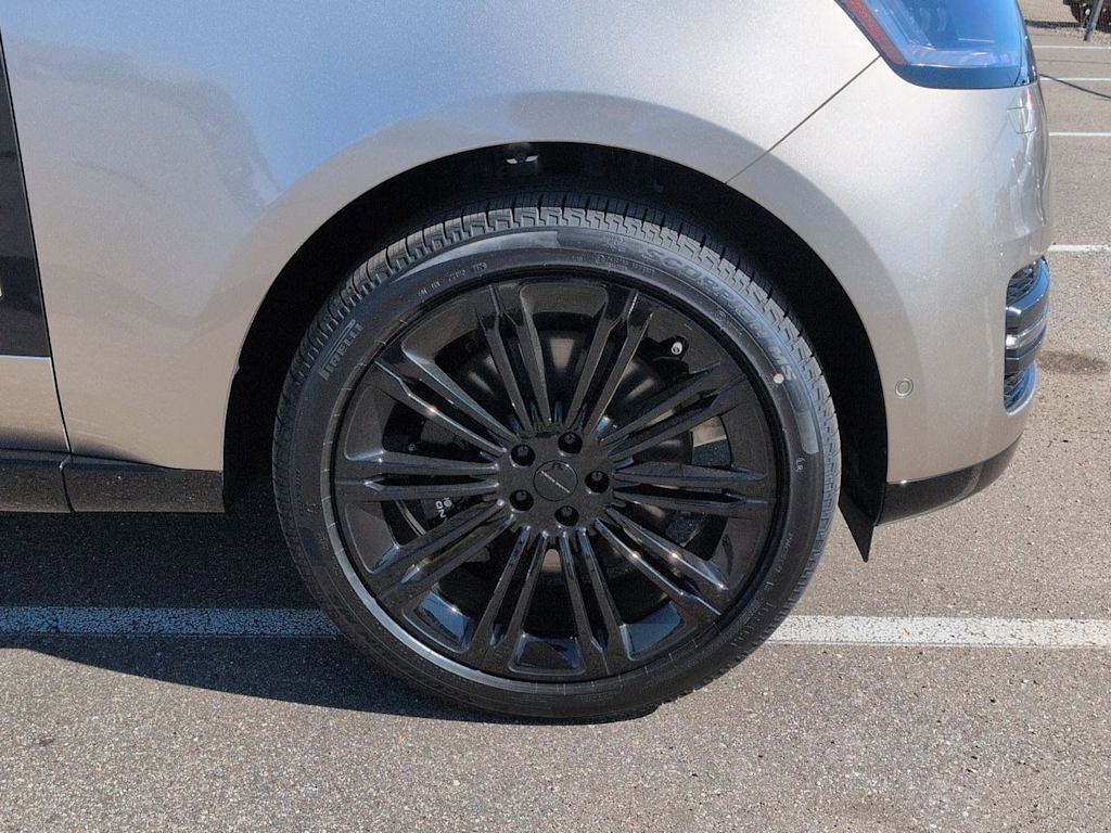 Thumbnail: 2026 Land Rover Range Rover - 7