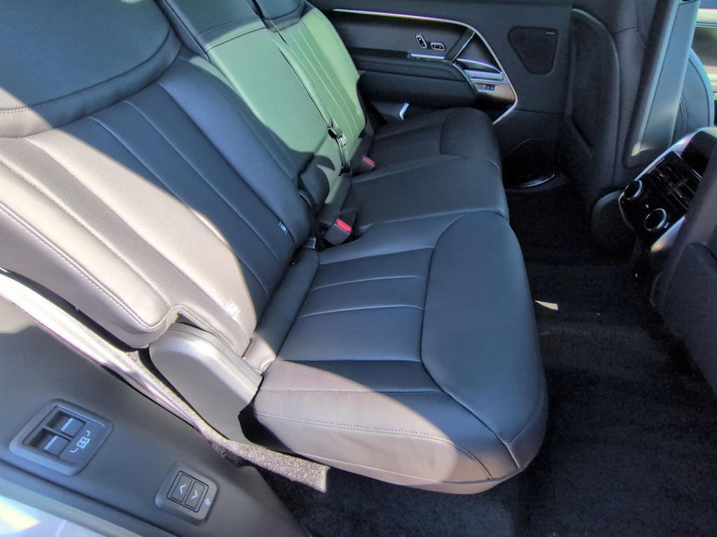 Thumbnail: 2026 Land Rover Range Rover - 11