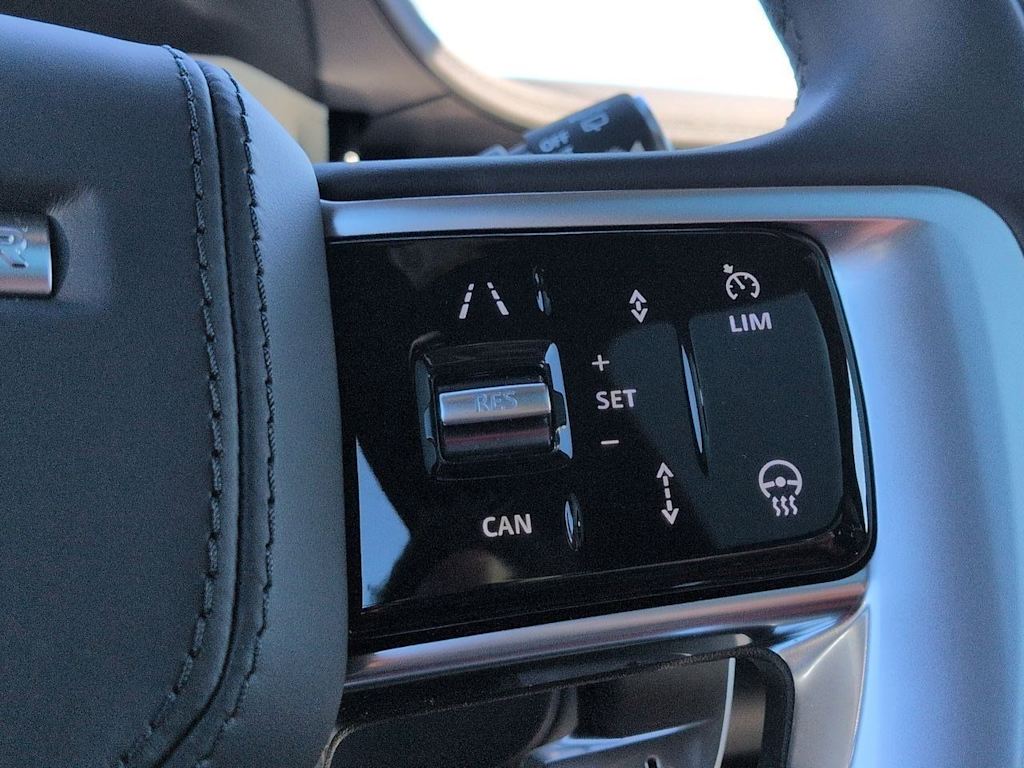 Thumbnail: 2026 Land Rover Range Rover - 32