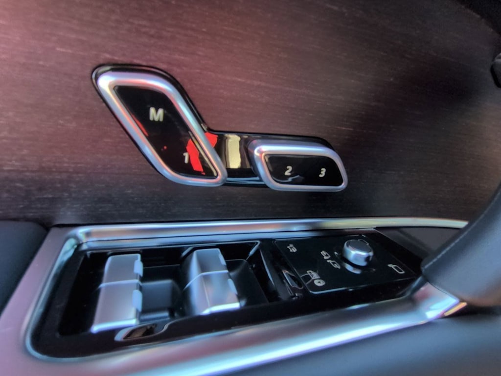 Thumbnail: 2026 Land Rover Range Rover - 26