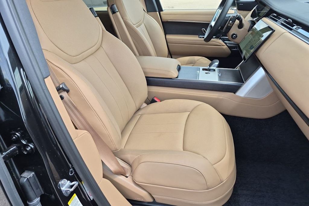 Thumbnail: 2026 Land Rover Range Rover - 11