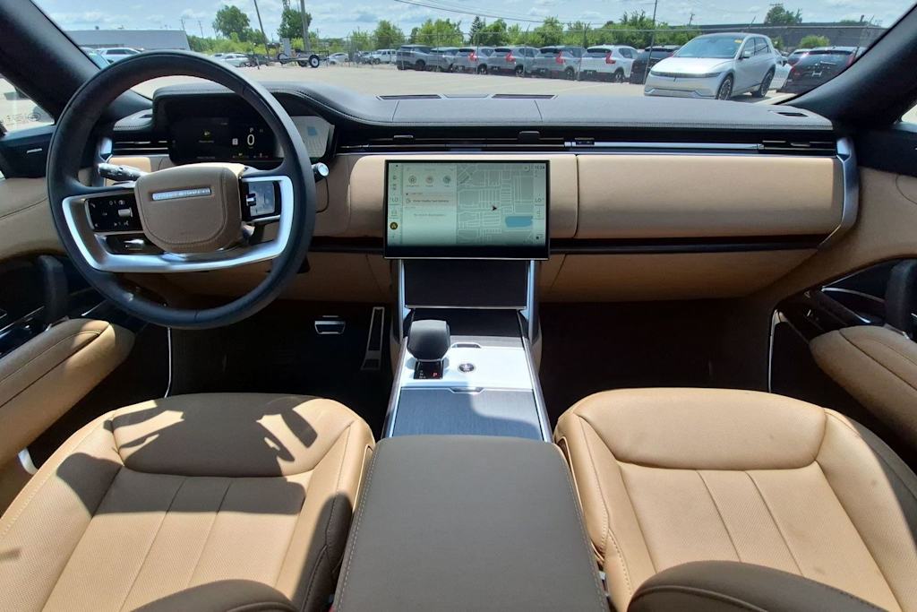 Thumbnail: 2026 Land Rover Range Rover - 9