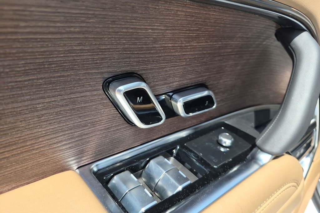 Thumbnail: 2026 Land Rover Range Rover - 24