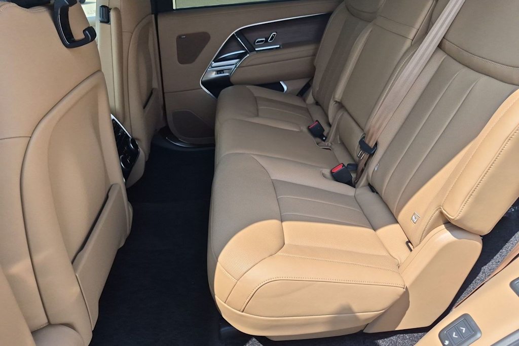 Thumbnail: 2026 Land Rover Range Rover - 26