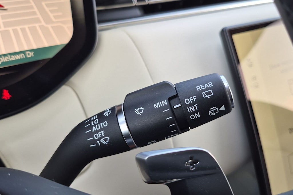 Thumbnail: 2026 Land Rover Range Rover - 31