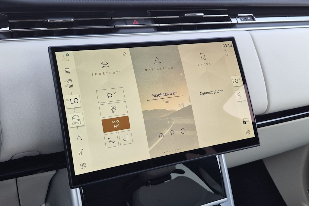 Thumbnail: 2026 Land Rover Range Rover - 14