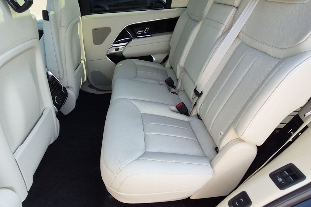 Thumbnail: 2026 Land Rover Range Rover - 27
