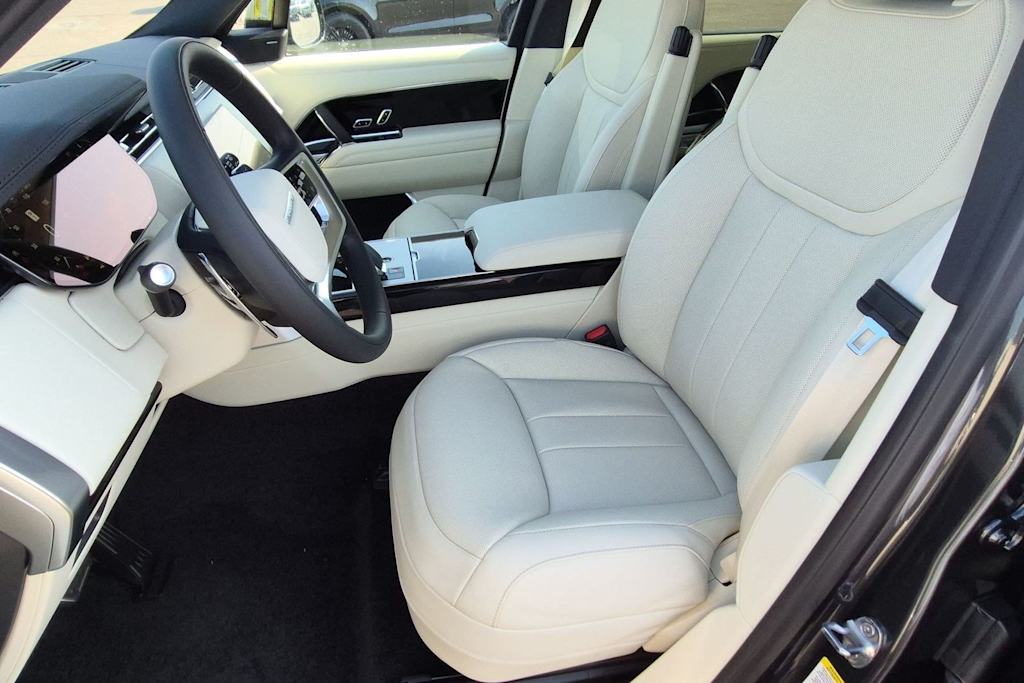 Thumbnail: 2026 Land Rover Range Rover - 10