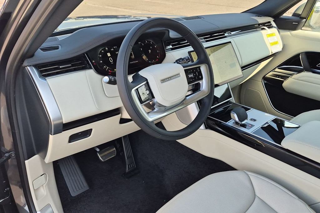 Thumbnail: 2026 Land Rover Range Rover - 2