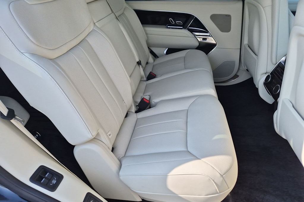 Thumbnail: 2026 Land Rover Range Rover - 11
