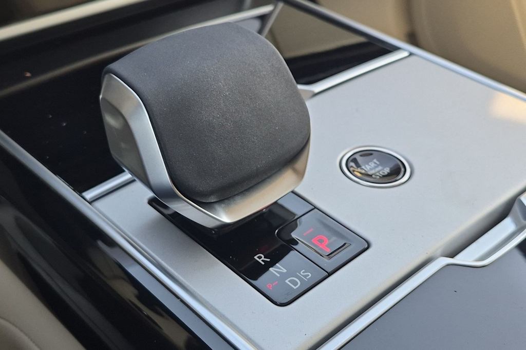 Thumbnail: 2026 Land Rover Range Rover - 36