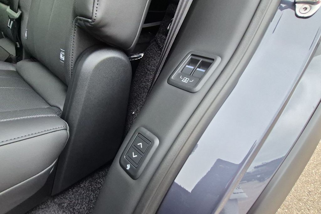 Thumbnail: 2026 Land Rover Range Rover - 29