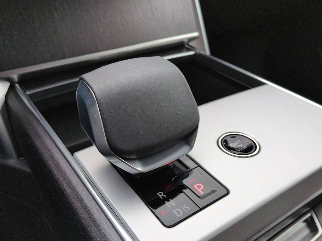 Thumbnail: 2026 Land Rover Range Rover - 14