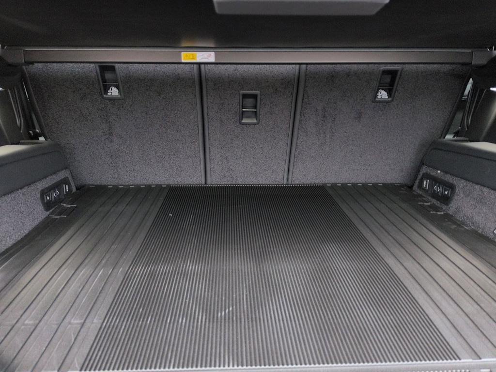 Thumbnail: 2026 Land Rover Range Rover - 15
