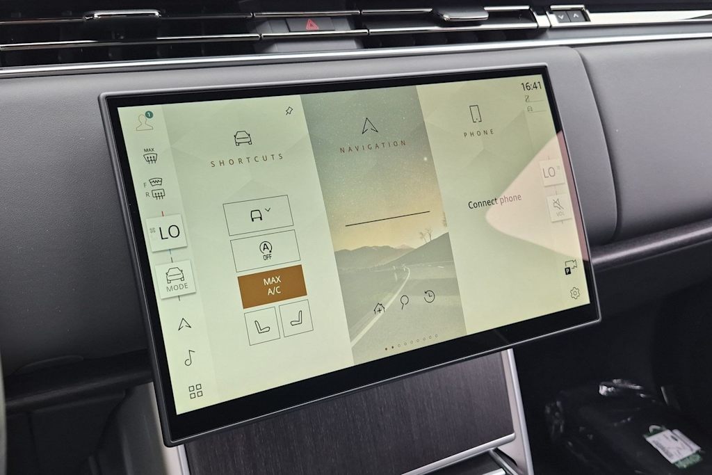 Thumbnail: 2026 Land Rover Range Rover - 14