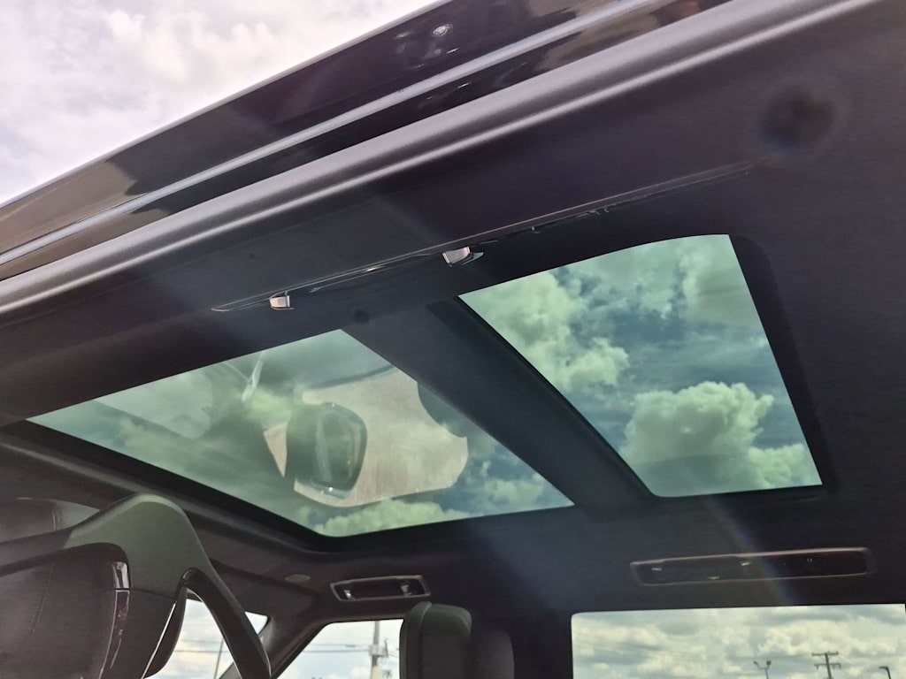 Thumbnail: 2026 Land Rover Range Rover - 26