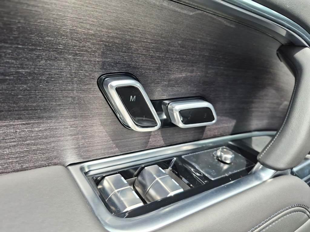 Thumbnail: 2026 Land Rover Range Rover - 25