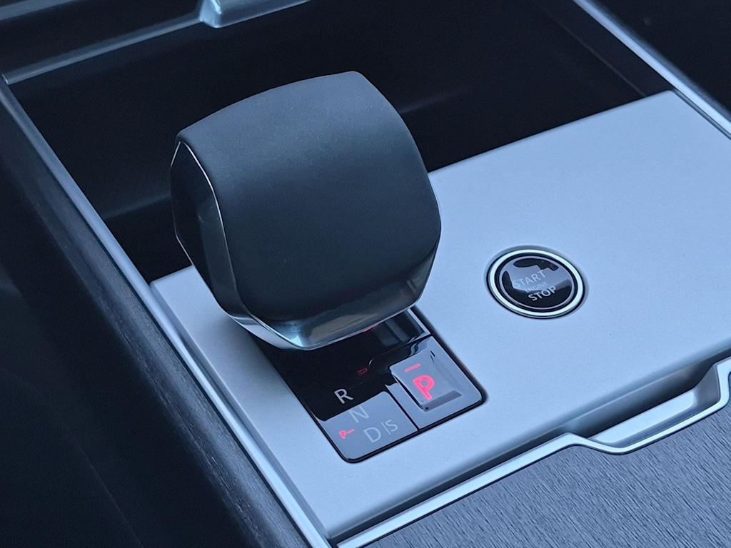 Thumbnail: 2024 Land Rover Range Rover - 15