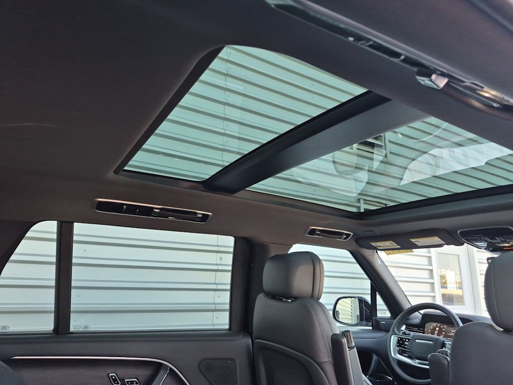 Thumbnail: 2024 Land Rover Range Rover - 32