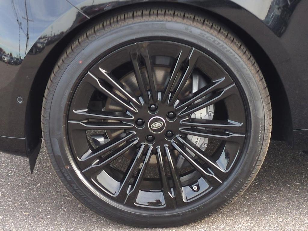 Thumbnail: 2025 Land Rover Range Rover - 8