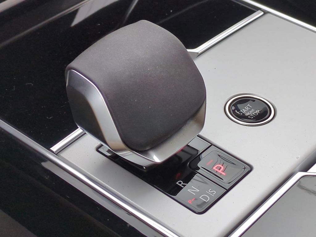 Thumbnail: 2025 Land Rover Range Rover - 36