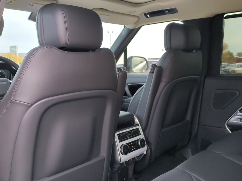 Thumbnail: 2025 Land Rover Range Rover - 12