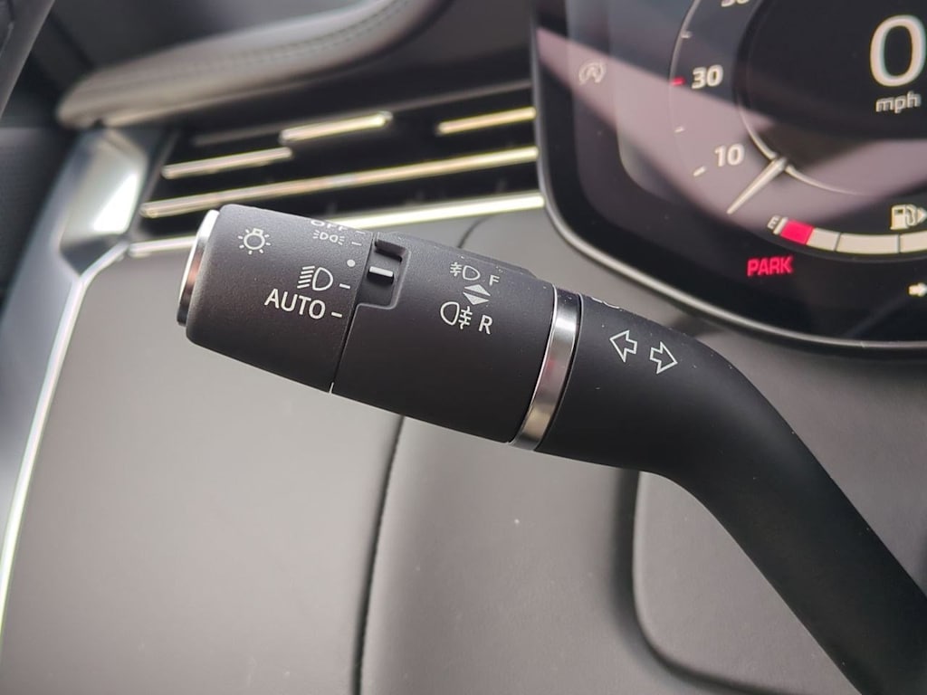 Thumbnail: 2025 Land Rover Range Rover - 32