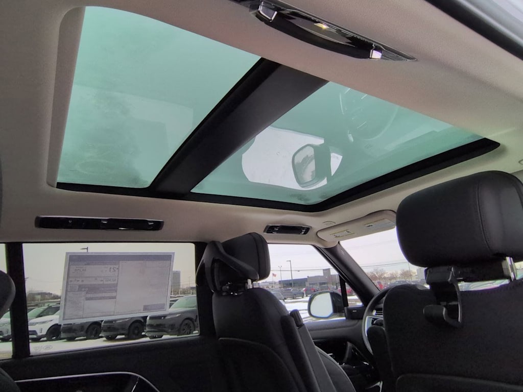 Thumbnail: 2026 Land Rover Range Rover - 28